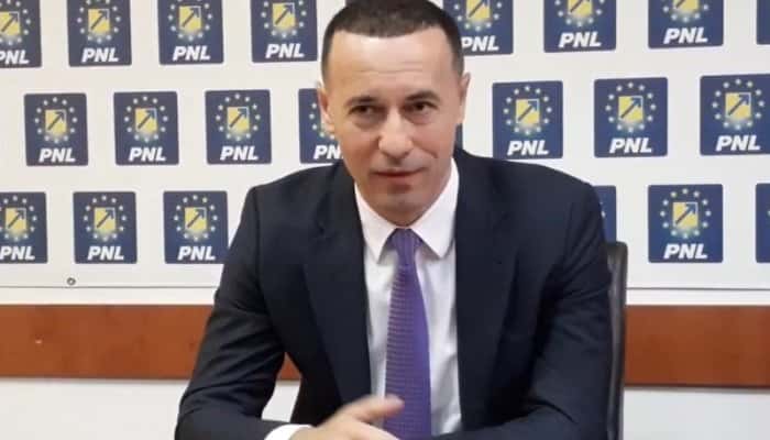 VIDEO | Iulian Dumitrescu, despre primarii trecuţi de la PSD la PNL: Cine vrea să schimbe judeţul e binevenit