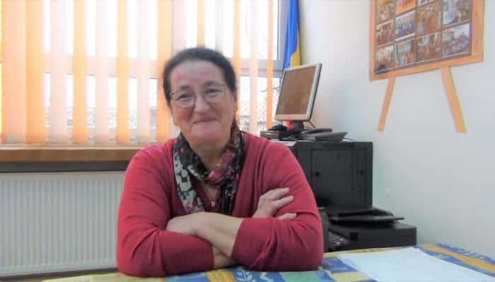 O învăţătoare pensionată a venit gratis la şcoală făcând naveta, din dragoste faţă de elevi