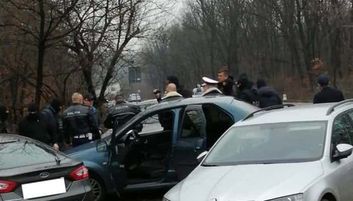 Patru polițiști prinși în timp ce luau mită. Ei erau urmăriți de anul trecut de procurori și ofițeri anticorupție