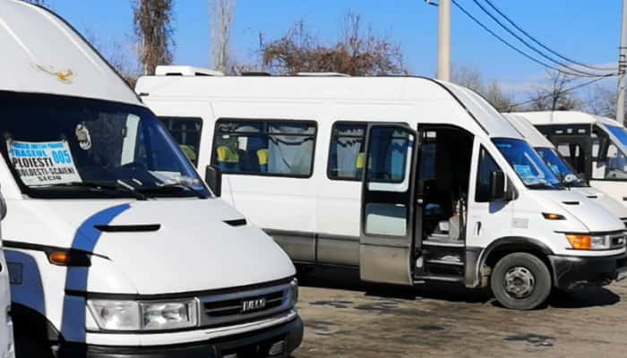 Consiliul Judeţean a solicitat modificarea programului de transport de călători şi suplimentarea microbuzelor la orele de vârf