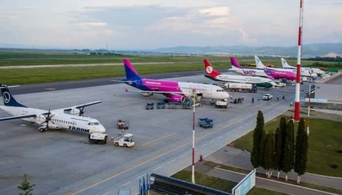 Directorul Aeroportului Iaşi: Au fost anulate cursele charter care transportau muncitori în Germania