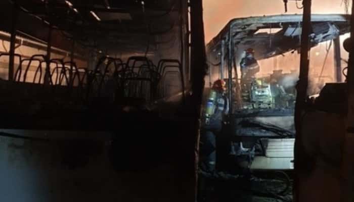 Trei autobuze s-au făcut scrum, azi-noapte, în autogara Târgoviște. Incendiul ar fi fost provocat intenționat