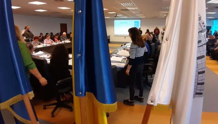 Ca răsplată pentru promovarea primită de o consilieră locală, şi fiica ei a fost promovată în funcţie