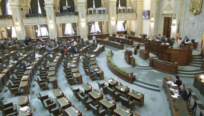 Senat: Sesiune extraordinară pentru încă două săptămâni: perioada 1 - 19 august