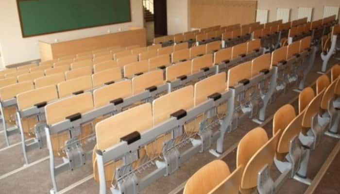 Studenții cer reducerea taxelor de școlarizare, dacă activitatea se va desfășura în on-line