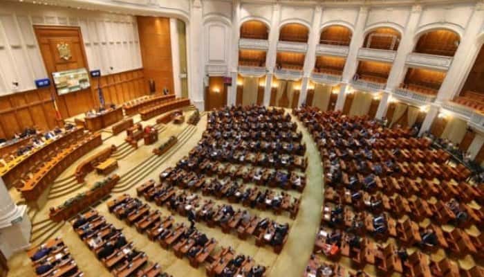 Parlamentul se reuneşte pentru rectificarea bugetară. Majorarea cu 40% a punctului de pensie - principalul amendament