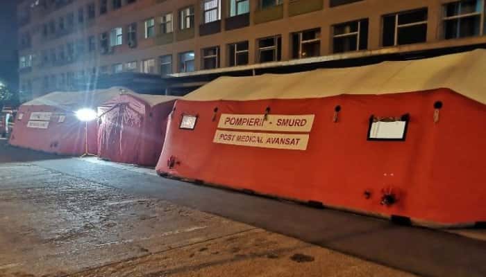 Corturi pentru pacienții Covid, instalate de ISU în curtea interioară a marilor spitale din București