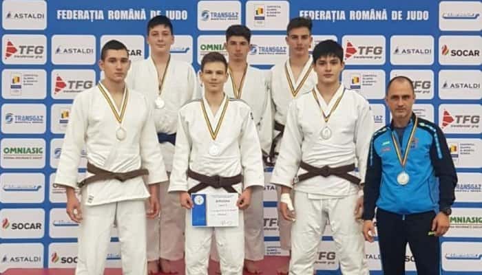 Judoka de la CSM-CFR-CSŞ Ploieşti au câştigat 9 medalii la Poiana Braşov