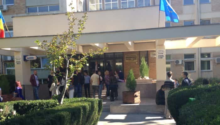 Membrii secţiilor de votare din Prahova, trimişi la universitate imediat după alegeri