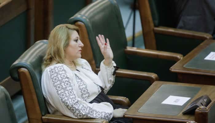 Senatul a respins, în şedinţă secretă, contestaţia Dianei Şoşoacă la sancţiunea care i-a fost aplicată 