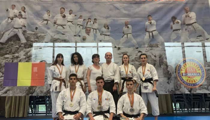 16 medalii pentru sportivii de la CSM Ploiești la Campionatul Naţional de Karate Fudokan