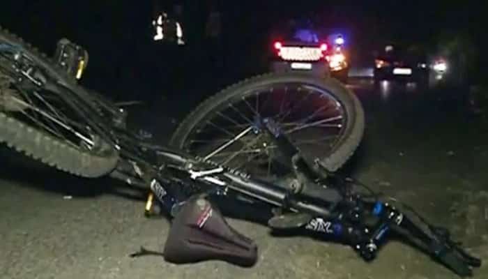 BUȘTENI: Un tânăr de 24 de ani a murit după ce a intrat cu bicicleta într-un stâlp