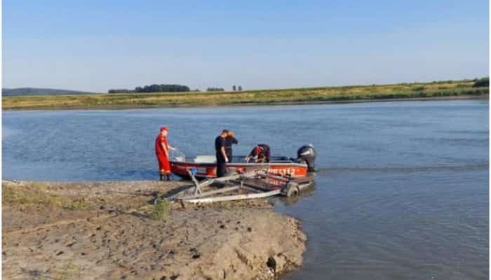 Pompierii din Bacău intervin duminică seara în comuna Filipești, unde se pare că cinci copii s-au înecat în râul Siret. 