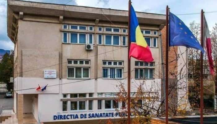 în perioada 2 – 19 august 2021 au fost depistate 14 cazuri pozitive COVID 19 care au legătură cu unitatea controlată, 13 la copii care au frecventat tabăra și un caz la un supraveghetor din cadrul taberei, acesta având domiciliul în alt județ, dar care, urmare a anchetei epidemiologice a fost alocat județului Alba.