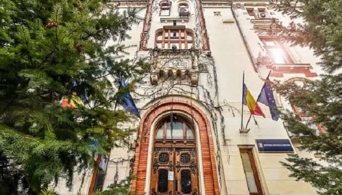 Ministerul Educației cere inspectoratelor școlare să publice, zilnic, situația școlilor și a claselor cu cazuri Covid confirmate