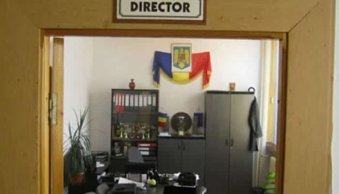 Peste 300 de candidați admiși la concursul pentru posturile de director/director adjunct în unitățile de învățământ din Prahova