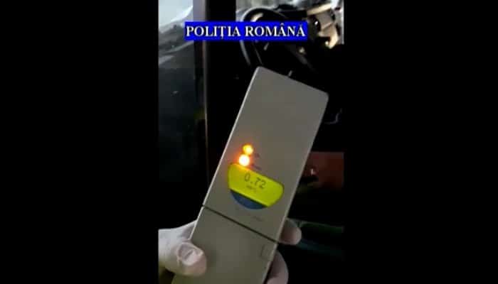 Șofer de microbuz depistat în trafic, pe DN 1, beat și cu mașina plină de pasageri (video)