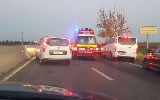 Accident la Movila Vulpii! Sunt implicate un microbuz și două autoutilitare, cu 10 persoane