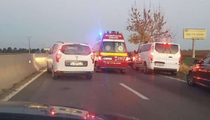 Accident la Movila Vulpii! Sunt implicate un microbuz și două autoutilitare, cu 10 persoane