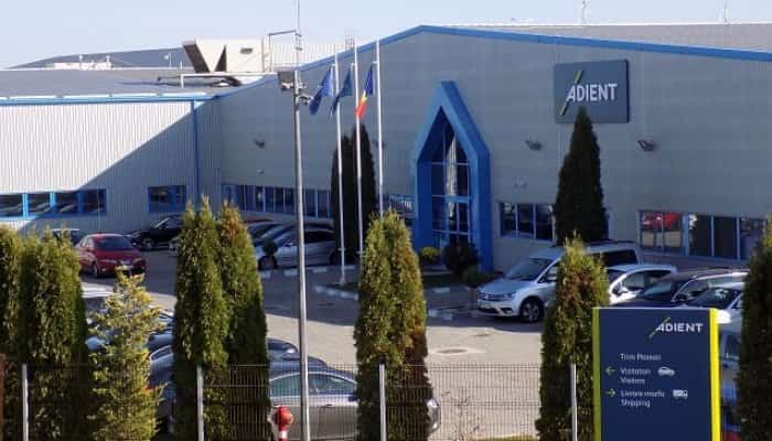 ADIENT TRIM Ploiești angajează 135 de operatori pentru producția tapițeriilor auto