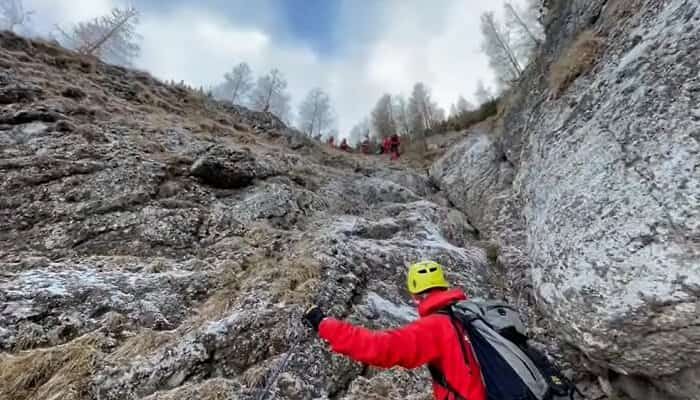 VIDEO Un bucureștean de 47 de ani și-a pierdut viața în Bucegi. Misiune de opt ore a salvamontiștilor pentru recuperarea trupului neînsuflețit