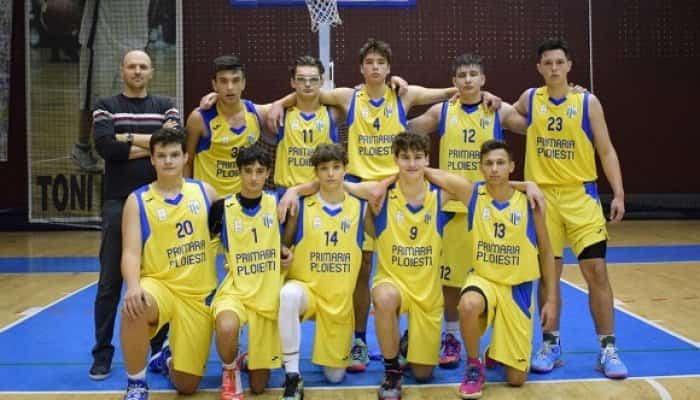 Echipa de baschet junioari U18 a CSM Ploiești merge în faza a II-a a campionatului