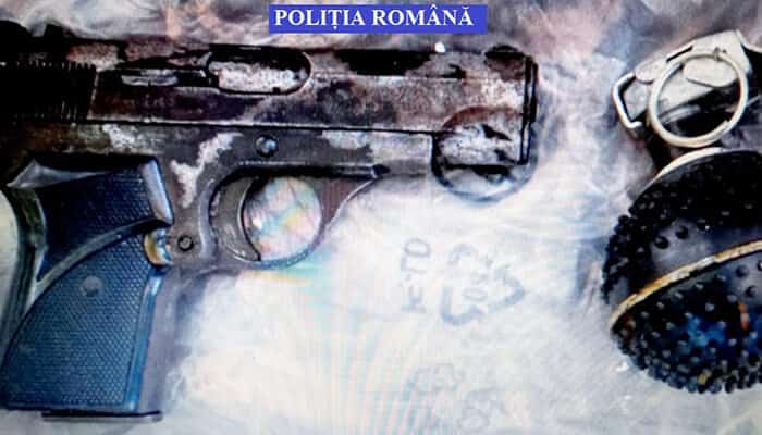 Arest la domiciliu pentru bărbatul care ar fi ascuns arma și grenada folosite la amenințarea șefului IJP Dâmbovița