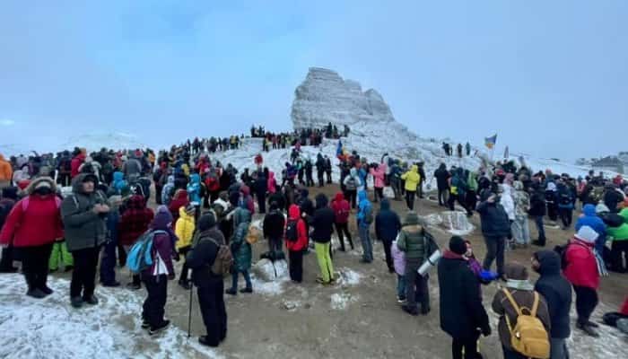 Mii de oameni au urcat pe Platoul Bucegi, de Ziua Sfinxului. Salvamontiștii au avut cinci intervenții (video)