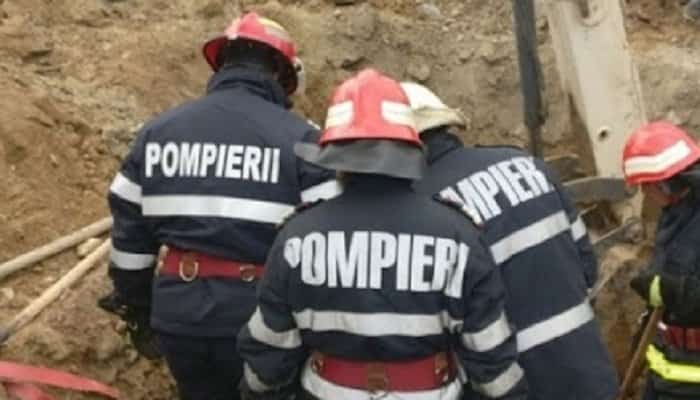 Victimă îngropată de vie, în Prahova. UPDATE - Muncitorul lucra la canalizarea din Urlați