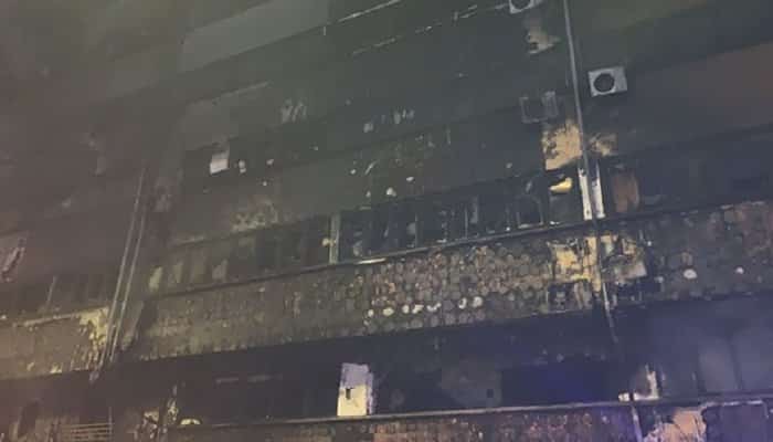 VIDEO Incendiu uriaș la Constanța: 250 de persoane evacuate, opt victime, aproape 40 de mașini avariate