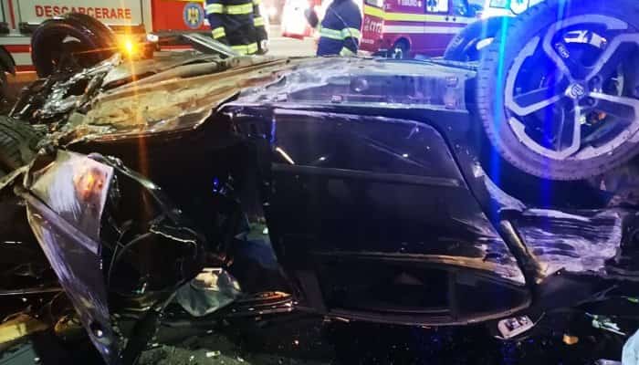 GALERIE FOTO Un morman de fiare a rămas din mașina implicată într-un accident, azi-noapte, la Blejoi