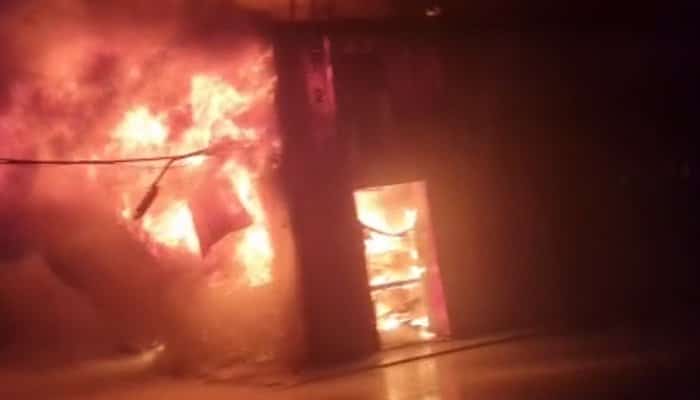 INCENDIU MIZIL - Doi pompieri au fost răniți în timpul intervenției la fabrica de mezeluri