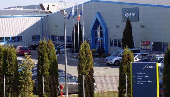 ADIENT TRIM Ploiești angajează 60 de operatori mașină de cusut