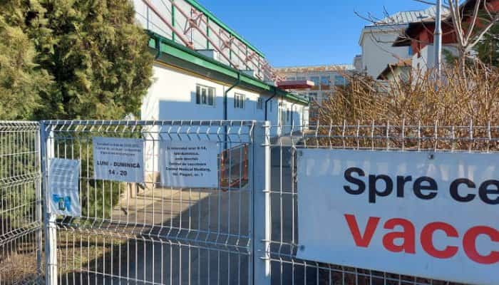 Centrul de vaccinare amenajat la Colegiul &quot;A.I. Cuza&quot; Ploieşti îşi suspendă activitatea