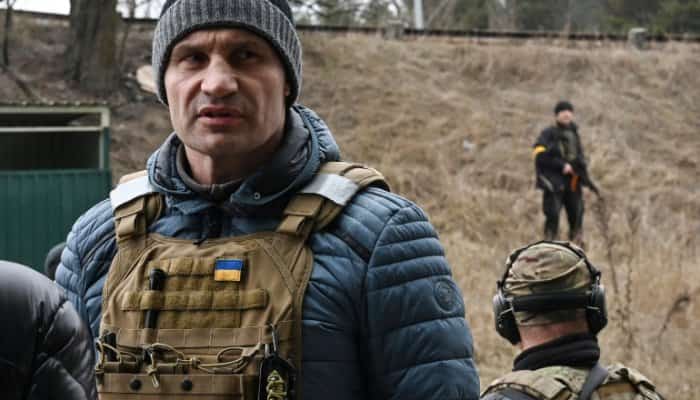 Cu trupele ruse aproape de Kiev, primarul Vitali Klitschko spune că orașul mai are provizii pentru două săptămâni