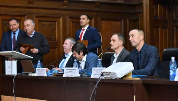 Autorităţile din Prahova ţintesc finanţări din Fondul de Mediu pentru apă, canalizare şi fotovoltaice