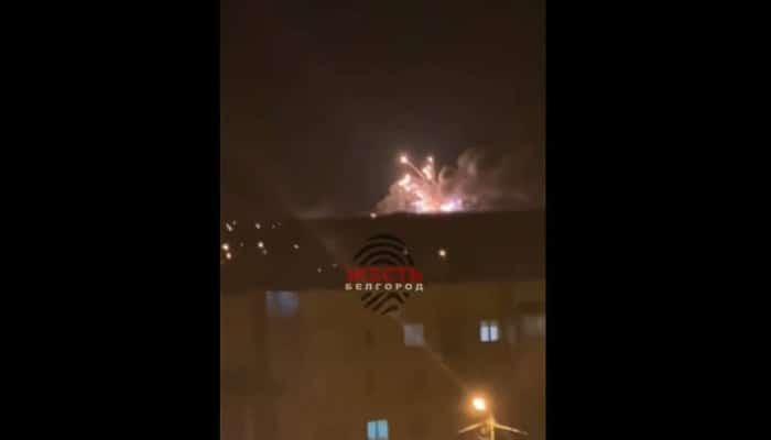 VIDEO - Explozii la un depozit de armament din Rusia. Zona ar fi fost lovită cu un obuz