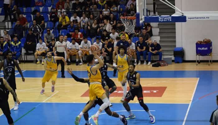 La doar cinci lungimi de campioană! CSM Petrolul Ploieşti-U BT Cluj Napoca 82-87