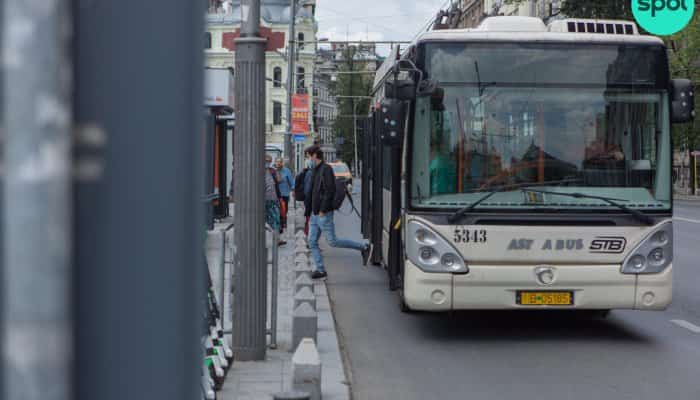 ANPC a retras temporar din ciculaţie peste 80 de vehicule ale STB