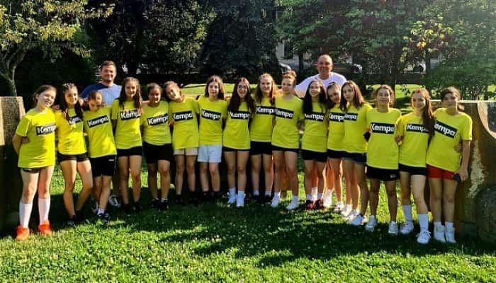 Echipa de handbal junioare 4 participă la turneul final de la Timişoara