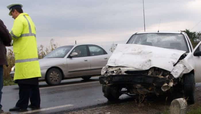 Trei oameni au ajuns la spital, după un accident produs pe DN1D, la Albeşti