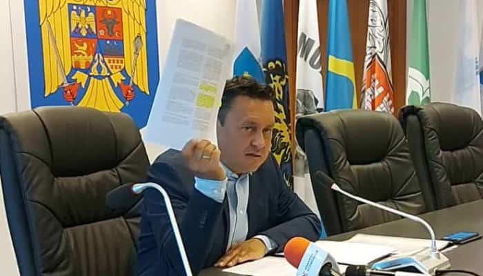 Andrei Volosevici, despre relaţia cu PNL: „Pare că miza este să nu se facă un spital la Ploieşti” | VIDEO