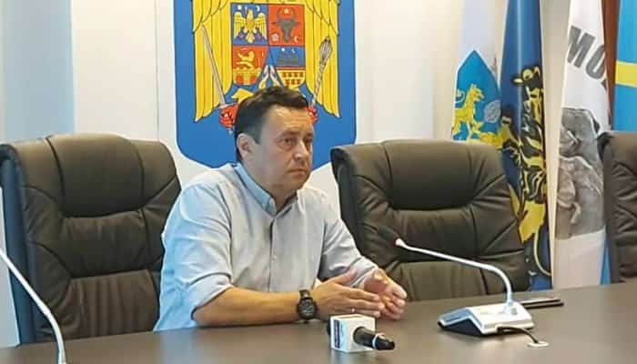 Primarul Ploieştiului contestă o clauză introdusă de ADI în contractul de termoficare şi apă caldă