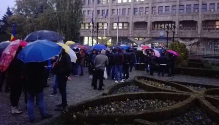 APA CALDA PLOIESTI | Peste 1.000 de oameni ar putea protesta joi în faţa Palatului Administrativ