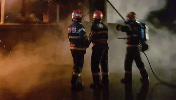 Șase locuințe au luat foc într-un incendiu declanşat de la un scurtcircuit