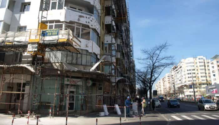 Fonduri PNRR pentru reabilitarea unor blocuri şi şcoli din Ploieşti