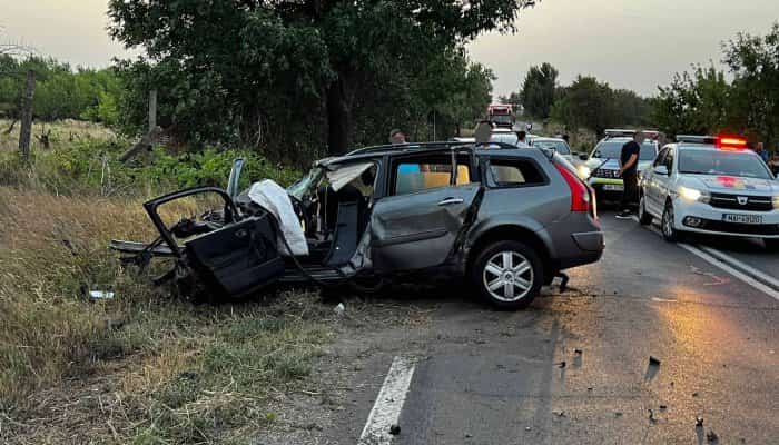 O familie cu doi copii a pierit într-un cumplit accident petrecut în apropiere de Frumușani