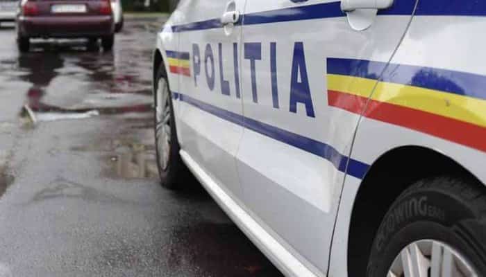 Un &quot;șofer&quot; de doar 12 ani a fost urmărit un kilometru deoarece nu a oprit la semnal