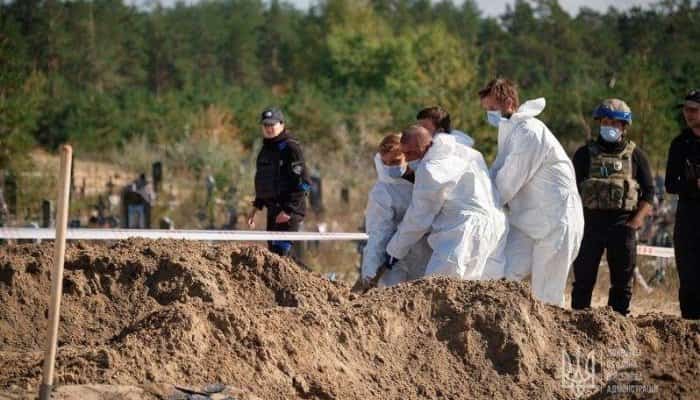 146 de cadavre într-o groapă comună descoperită în Liman, regiunea Doneţk