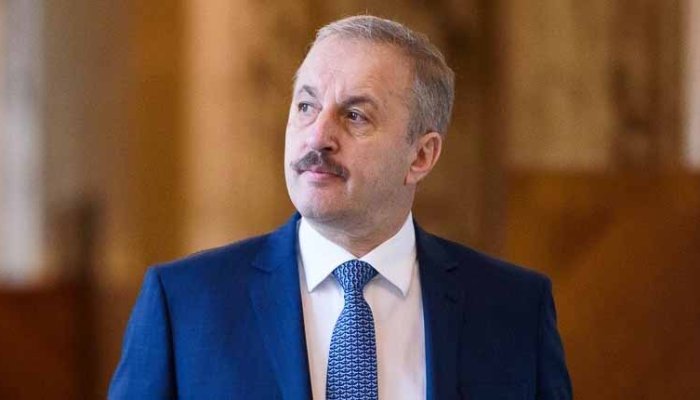 Vasile Dîncu a demisionat din funcţia de ministru al Apărării Naţionale